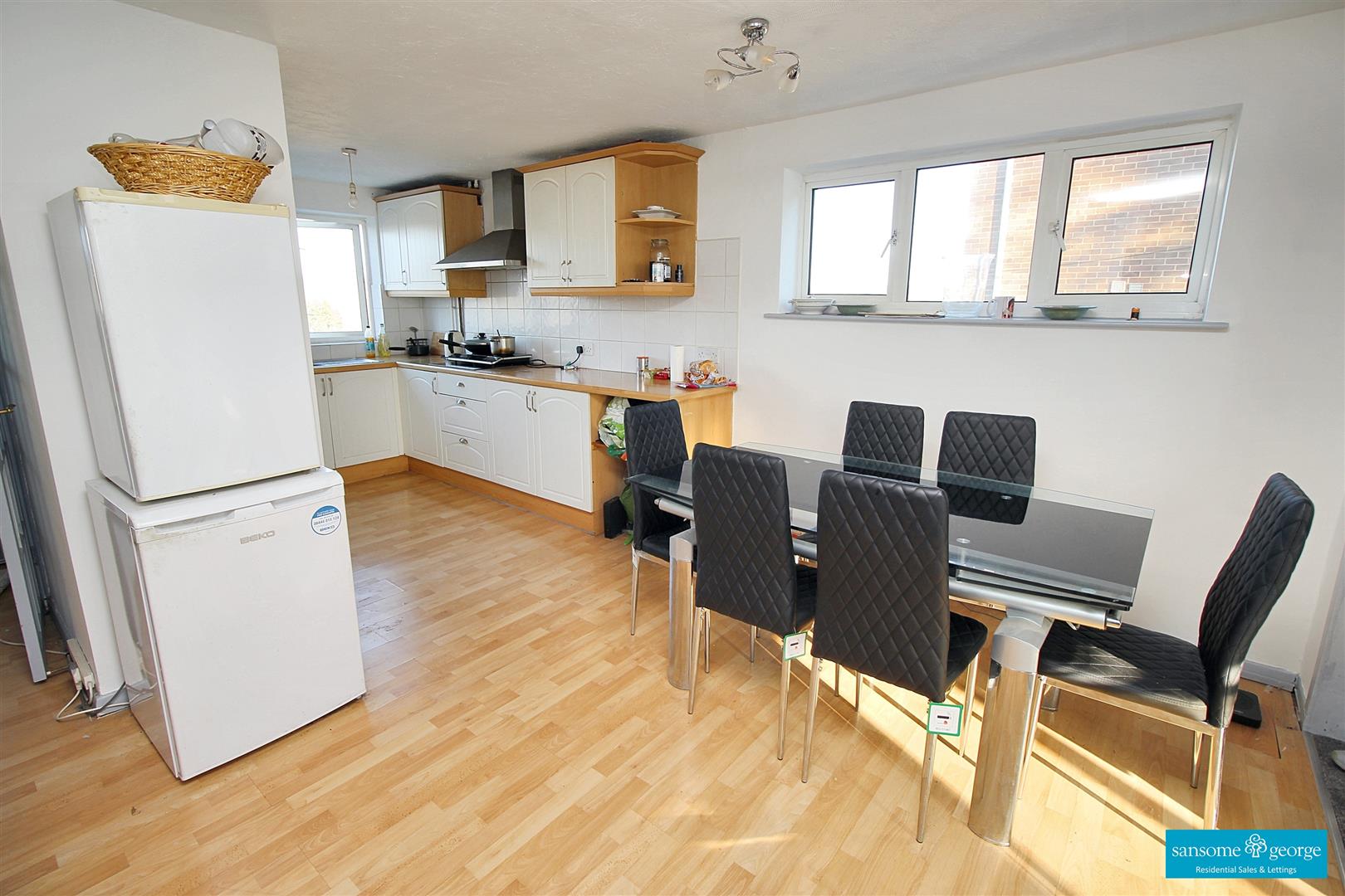 4 bed property in Lister Close, Reading